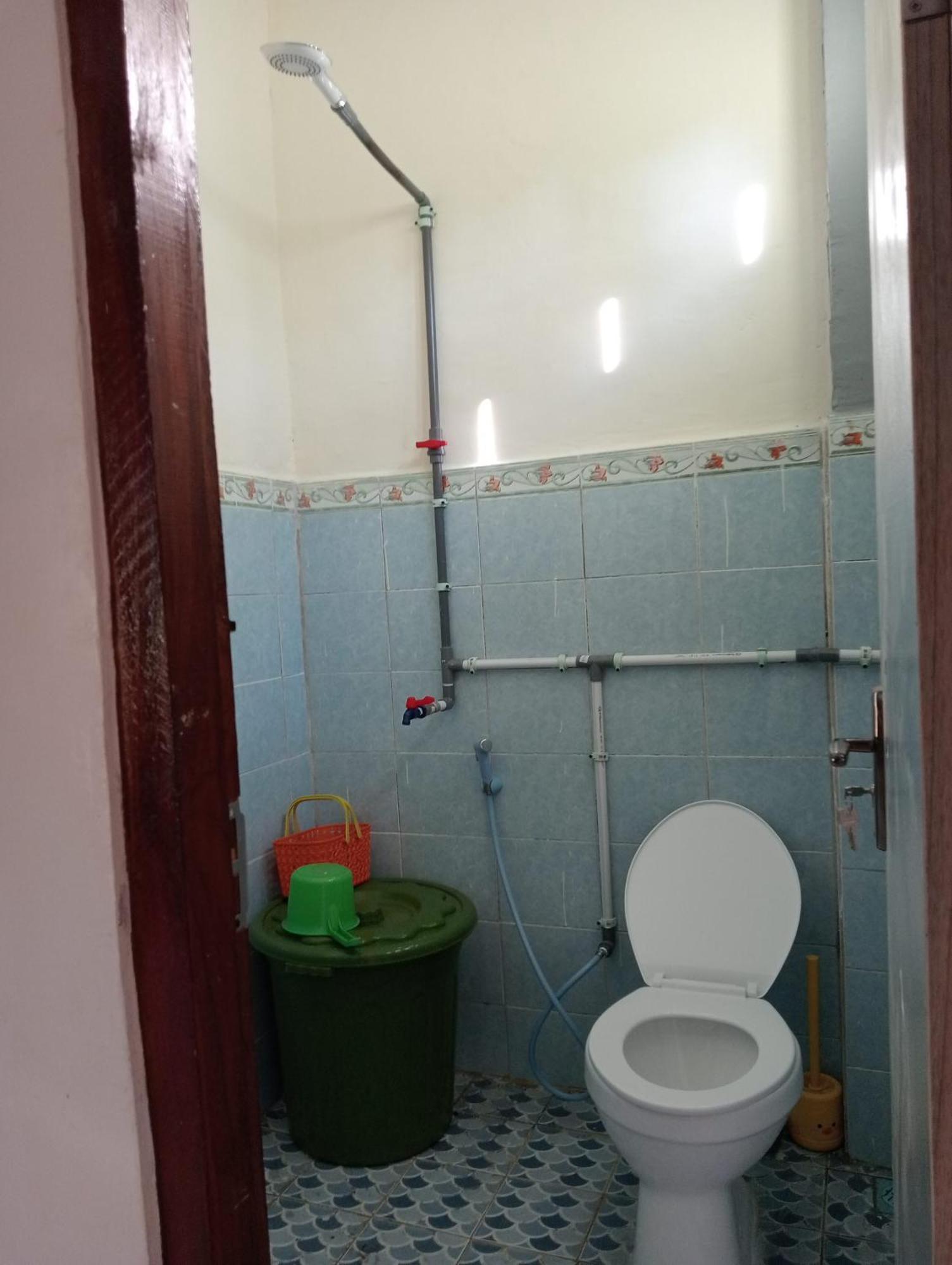 Yusilver Guest House Labuan Bajo Buitenkant foto