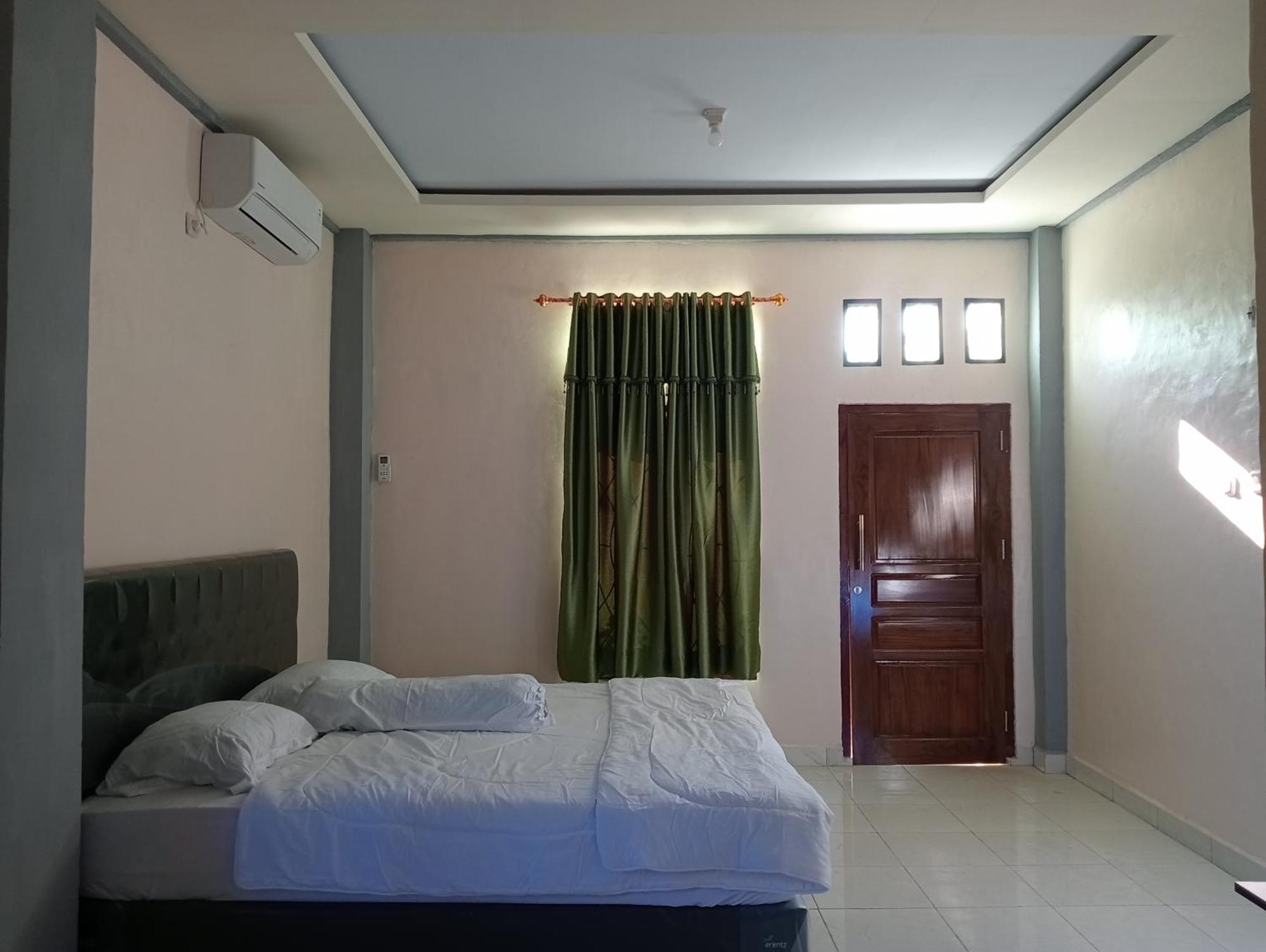 Yusilver Guest House Labuan Bajo Buitenkant foto