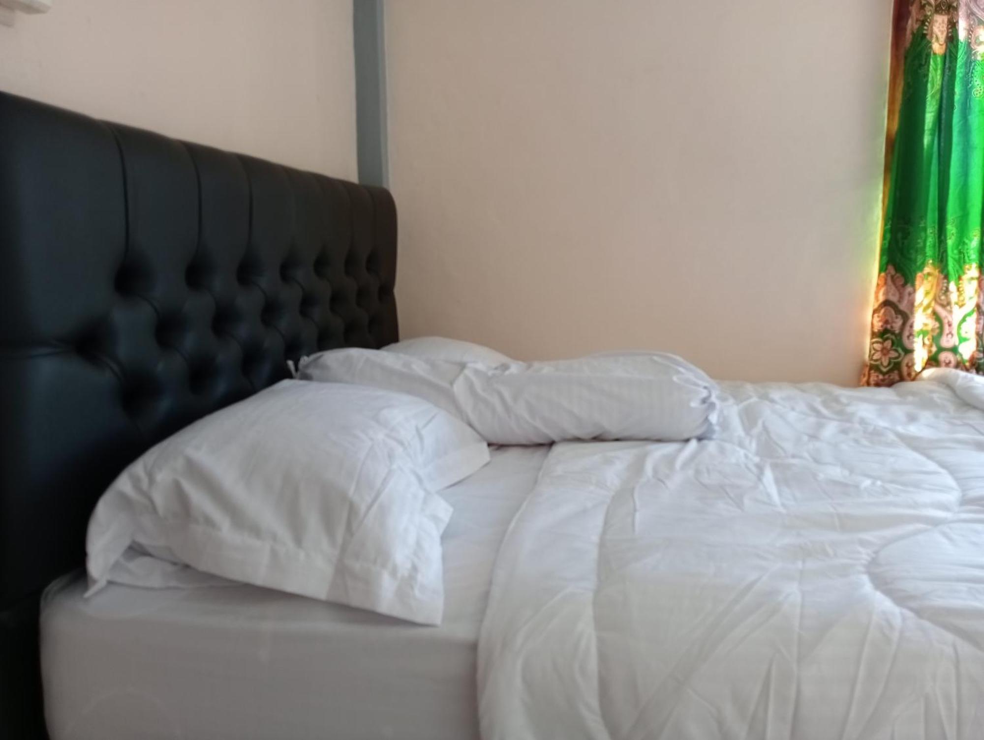 Yusilver Guest House Labuan Bajo Buitenkant foto