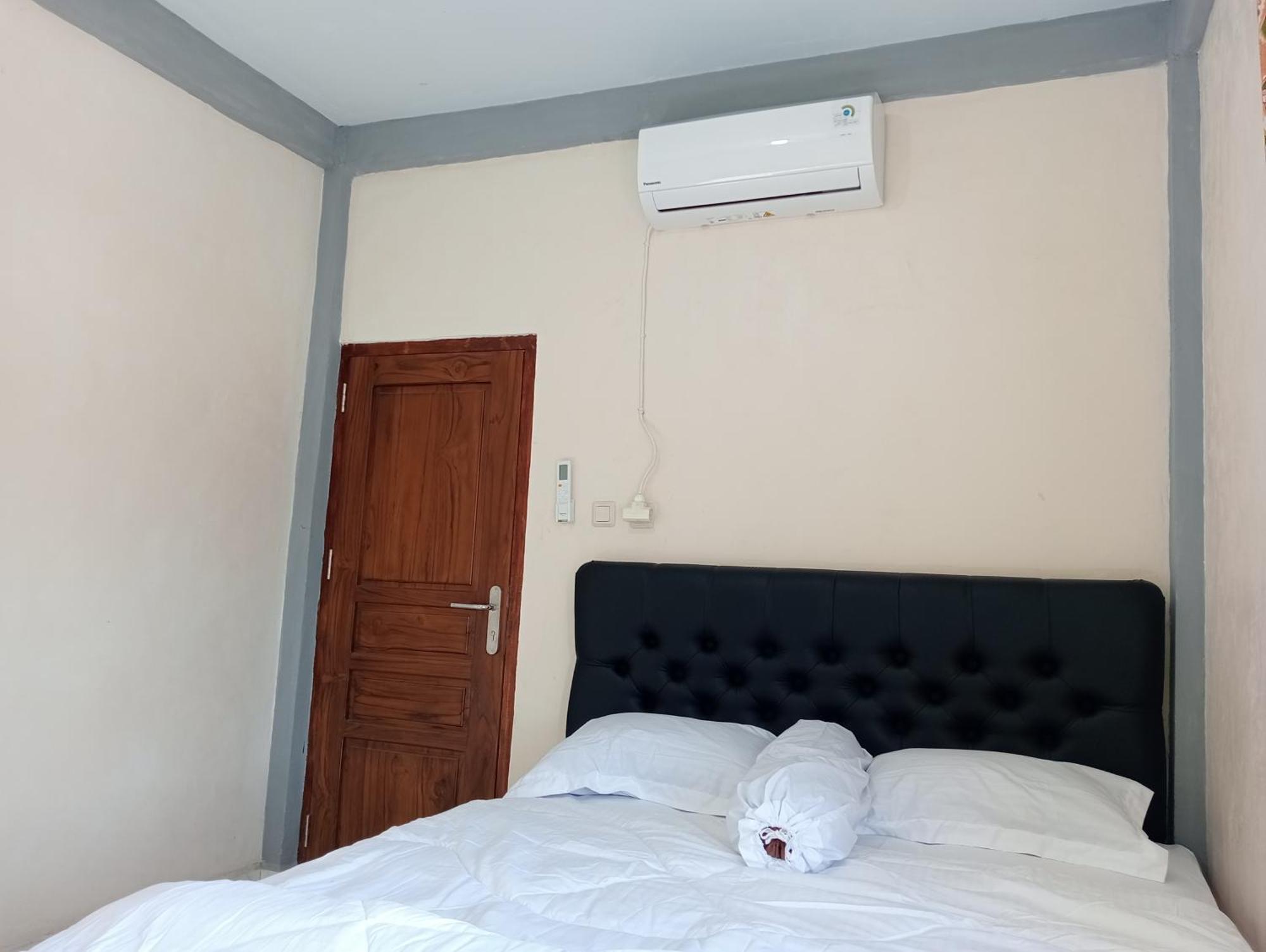 Yusilver Guest House Labuan Bajo Buitenkant foto