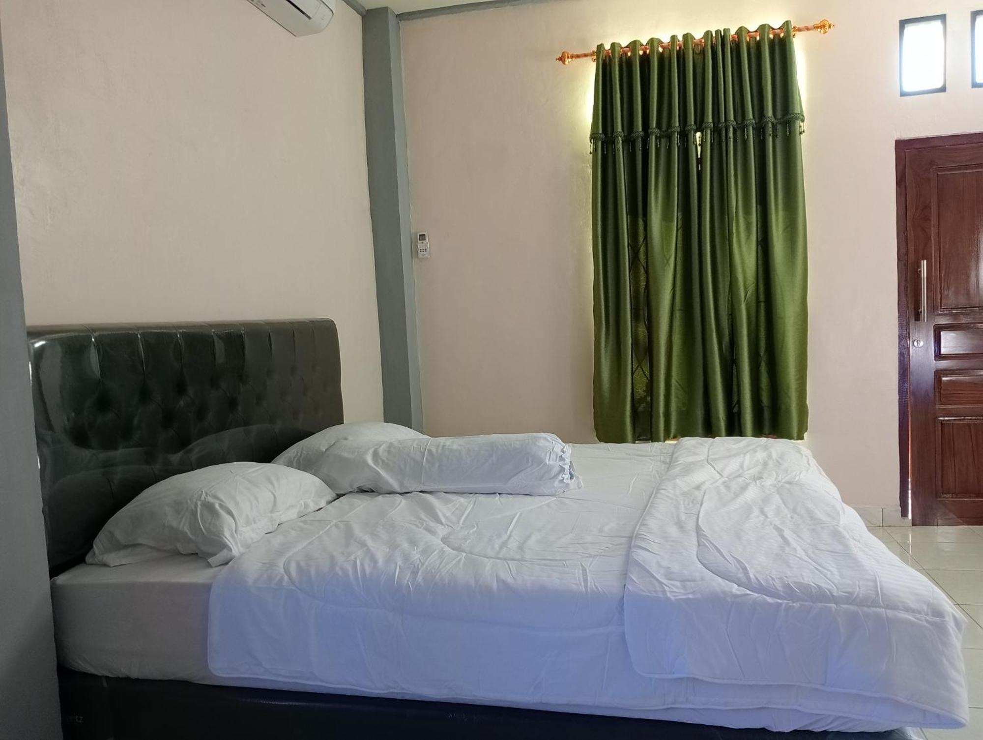 Yusilver Guest House Labuan Bajo Buitenkant foto