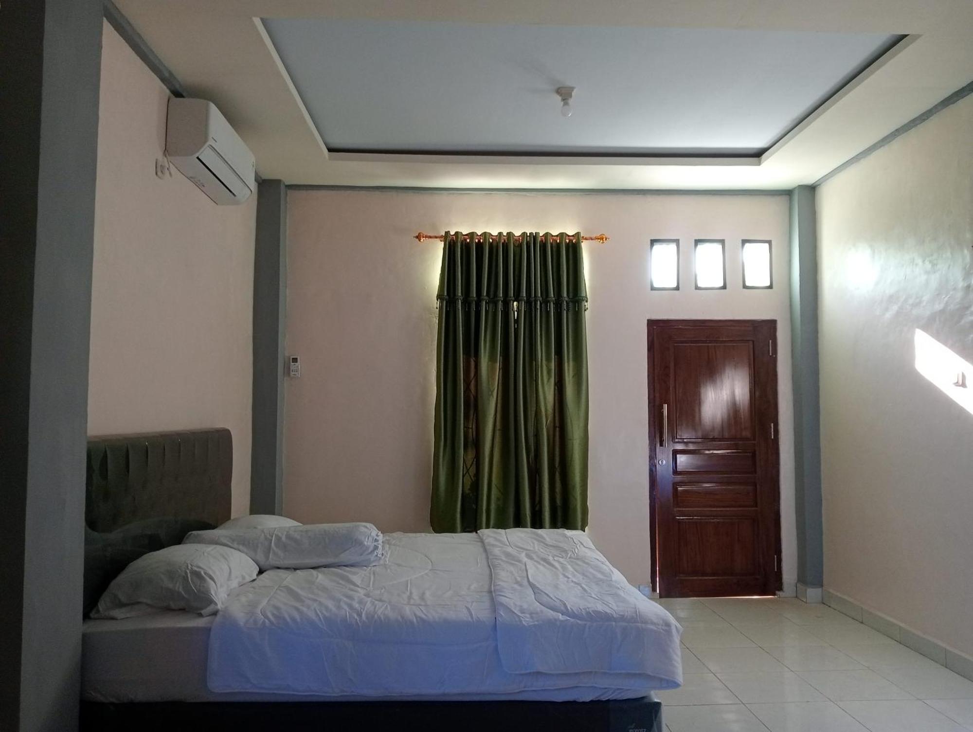 Yusilver Guest House Labuan Bajo Buitenkant foto