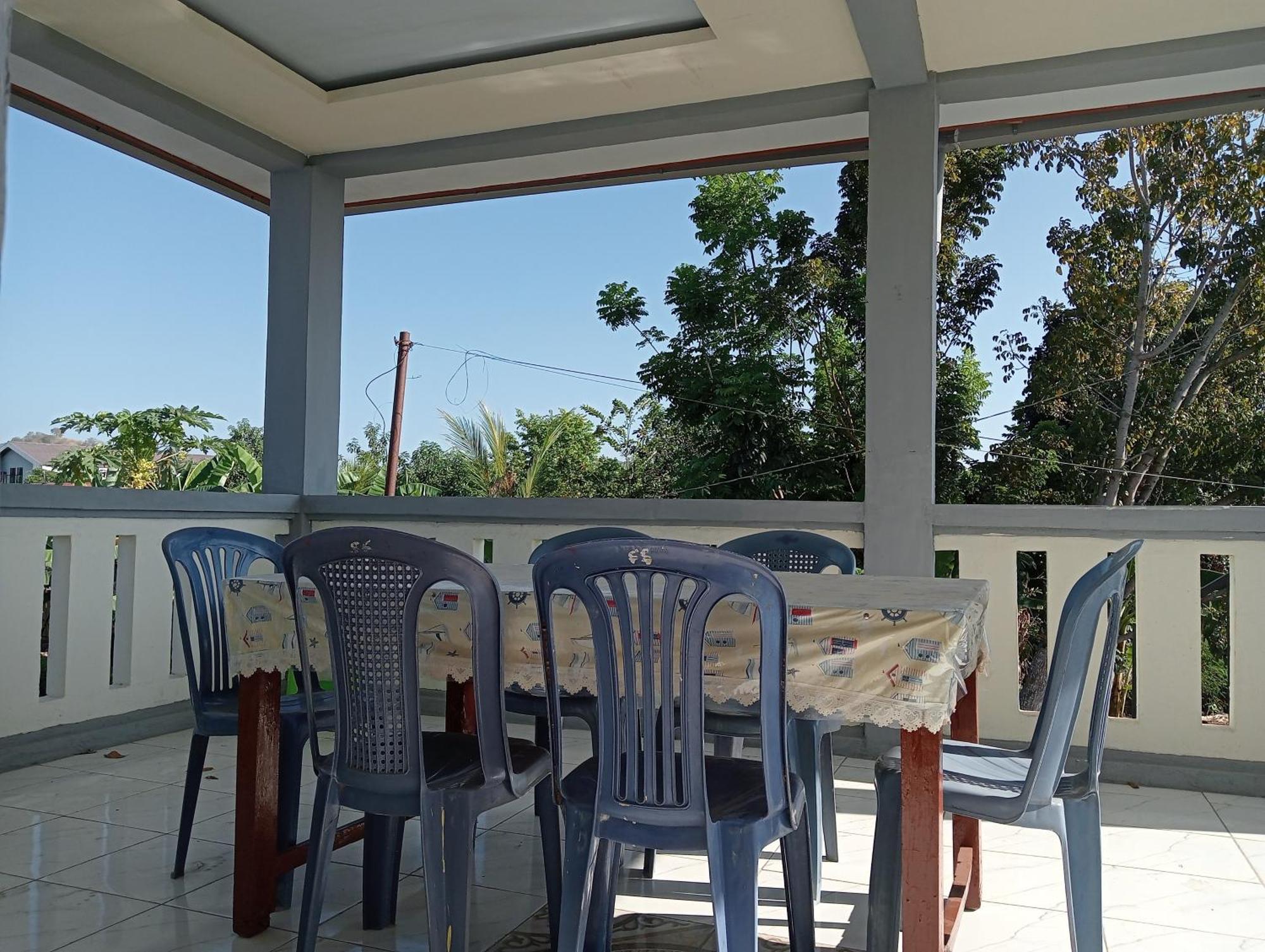 Yusilver Guest House Labuan Bajo Buitenkant foto