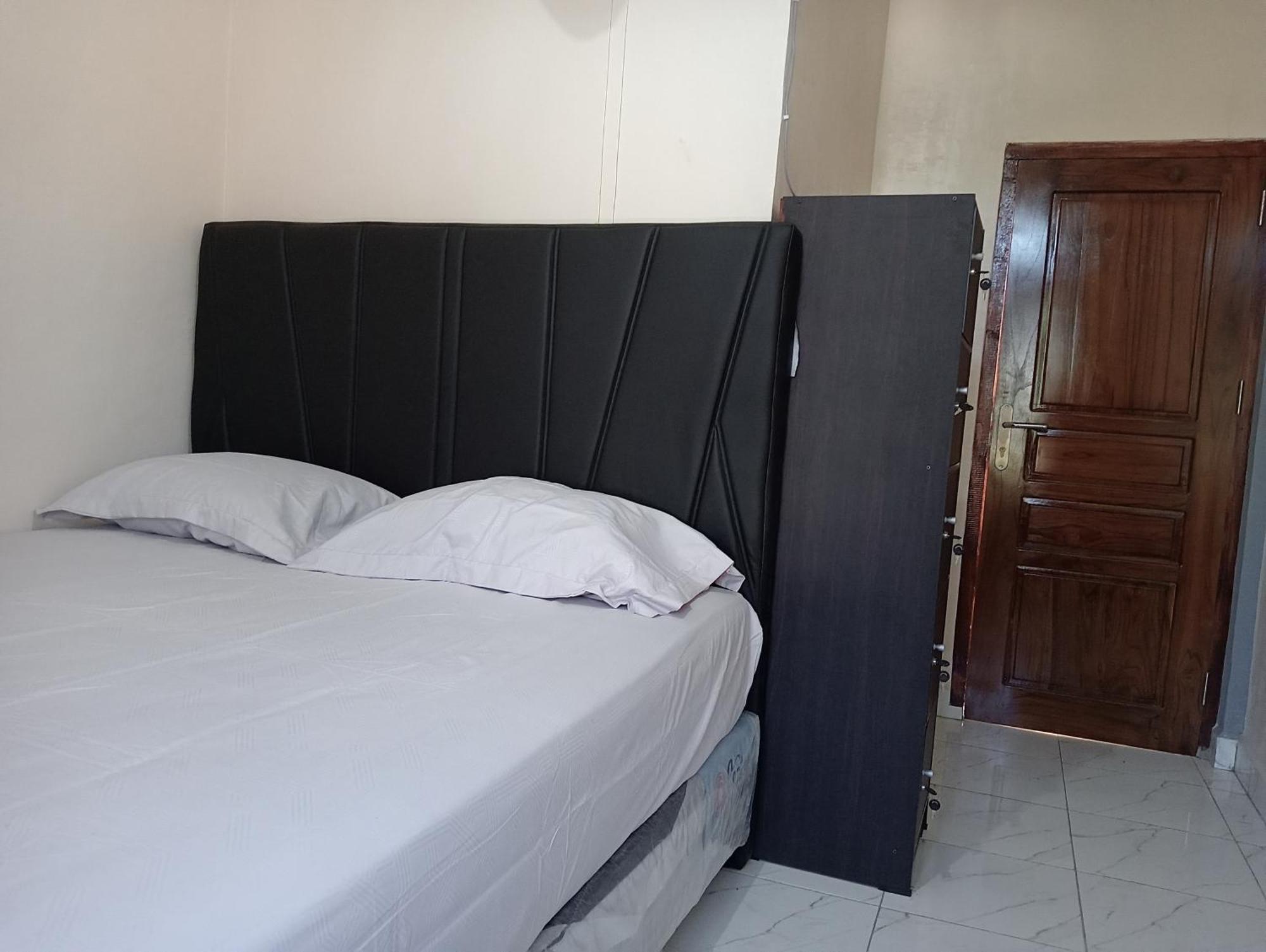 Yusilver Guest House Labuan Bajo Buitenkant foto