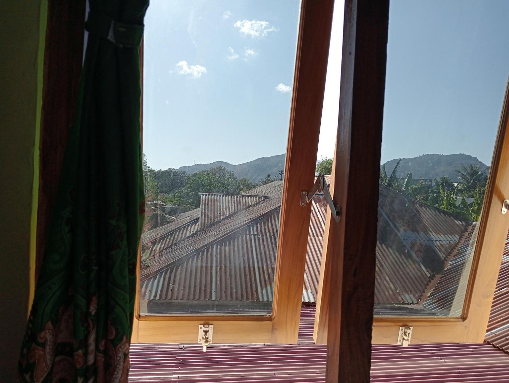 Yusilver Guest House Labuan Bajo Buitenkant foto