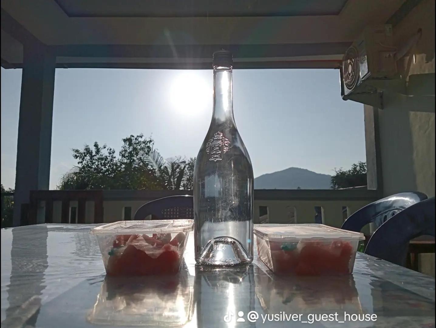 Yusilver Guest House Labuan Bajo Buitenkant foto