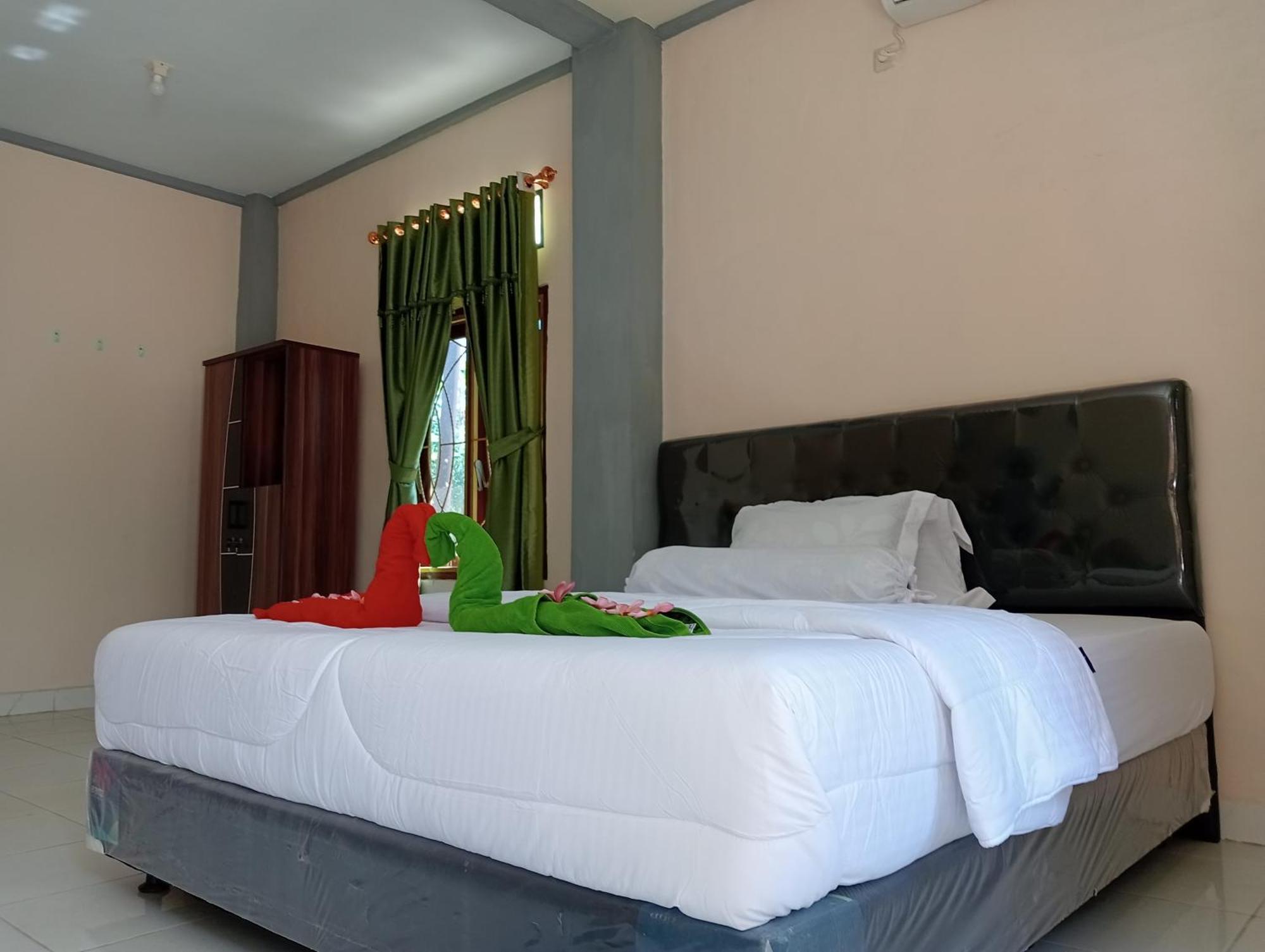 Yusilver Guest House Labuan Bajo Buitenkant foto