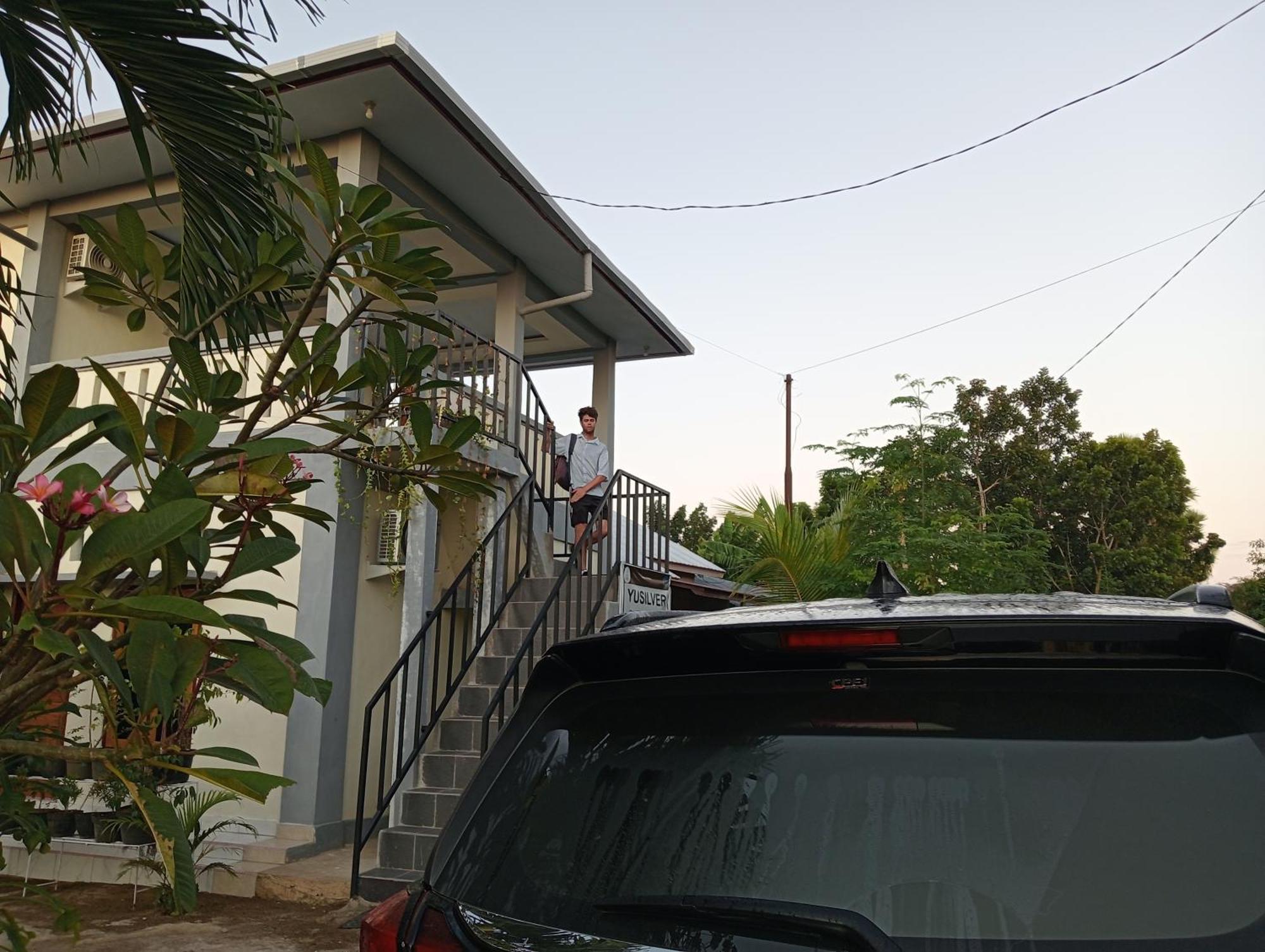 Yusilver Guest House Labuan Bajo Buitenkant foto
